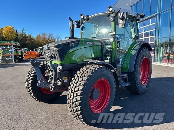 Fendt 211 Profi Tractoren