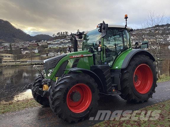 Fendt 724 VARIO Tractoren
