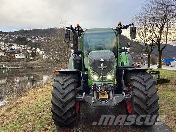 Fendt 724 VARIO Tractoren