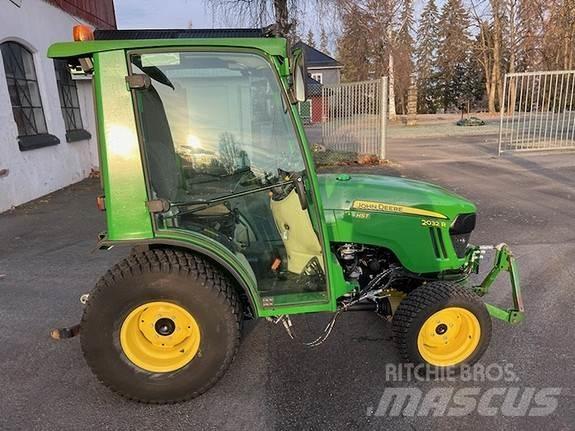 John Deere 2032R Tractoren