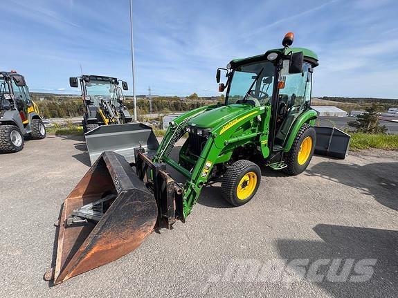 John Deere 3720 Tractoren