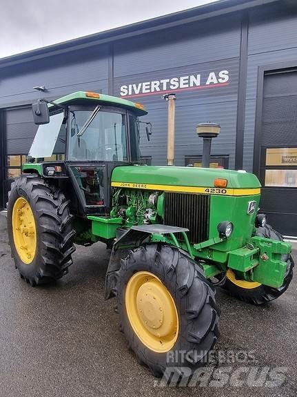 John Deere 4230 Tractoren