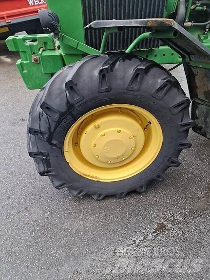 John Deere 4230 Tractoren