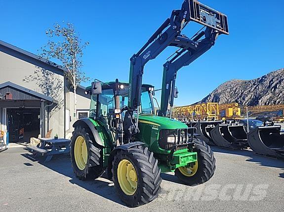 John Deere 5100 R Tractoren