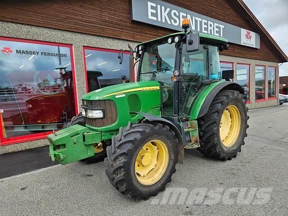 John Deere 5820 Tractoren