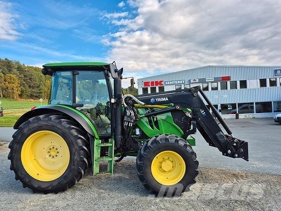 John Deere 6110MC Tractoren