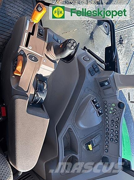 John Deere 6120M Tractoren
