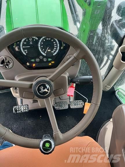 John Deere 6130R Tractoren