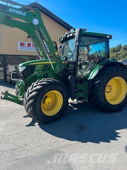 John Deere 6130R Tractoren