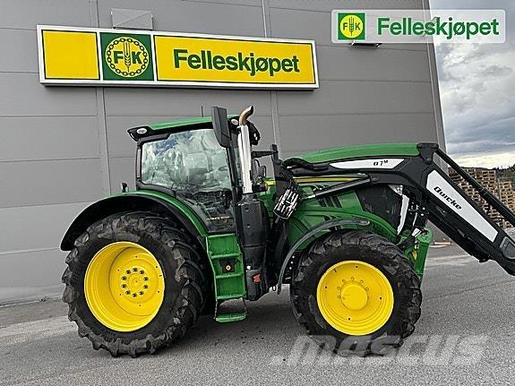 John Deere 6215R Tractoren