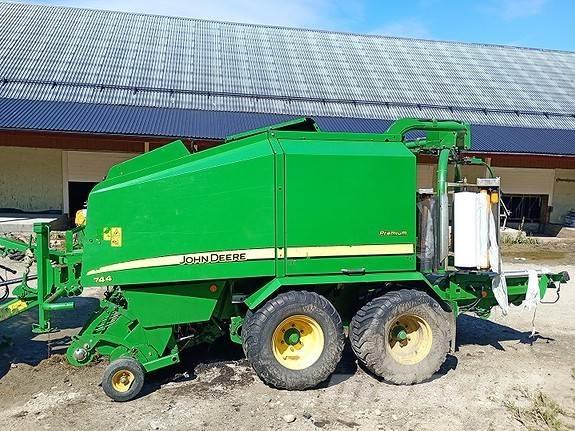 John Deere 744 Ronde-balenpersen