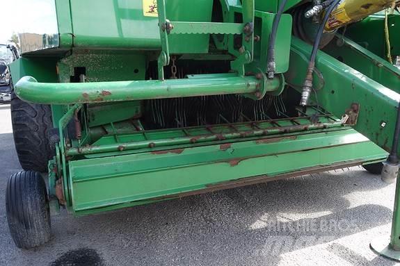 John Deere 744 744 Ronde-balenpersen