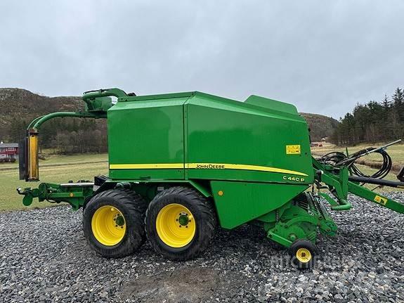 John Deere C440R Ronde-balenpersen