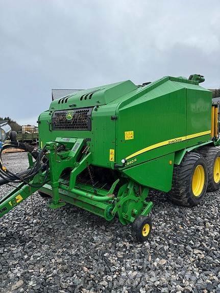 John Deere C440R Ronde-balenpersen