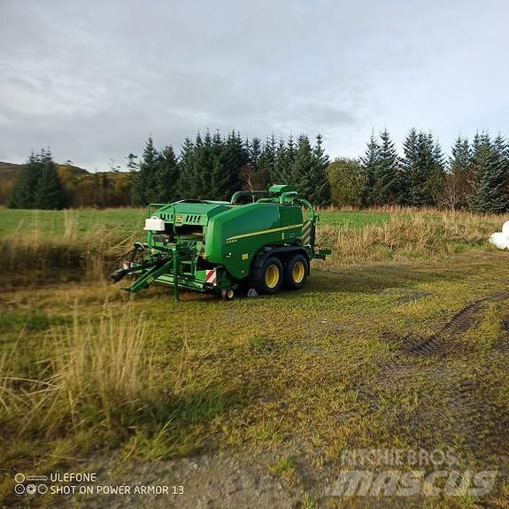 John Deere C441R Ronde-balenpersen