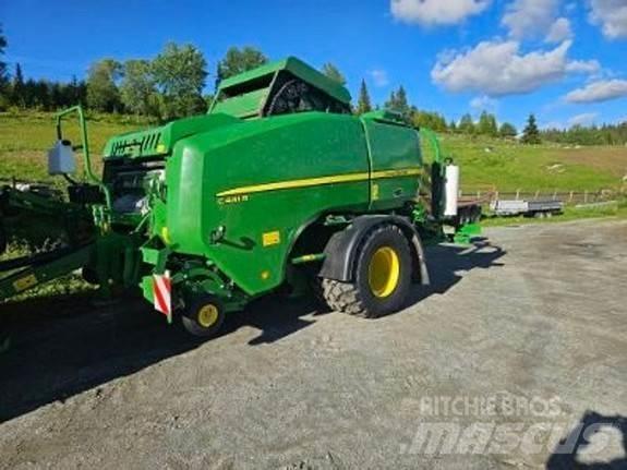 John Deere C441R Ronde-balenpersen