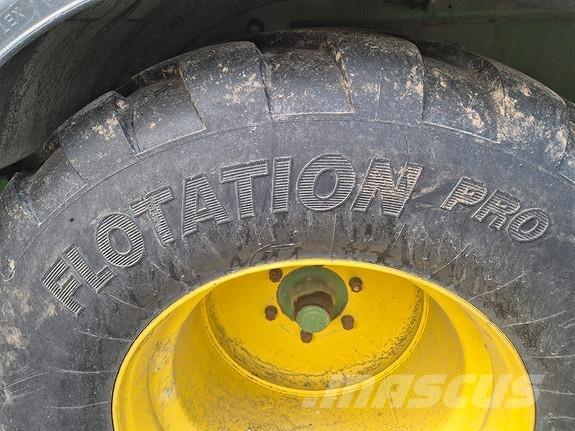 John Deere C441R Ronde-balenpersen