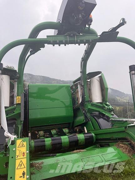 John Deere C441R Ronde-balenpersen