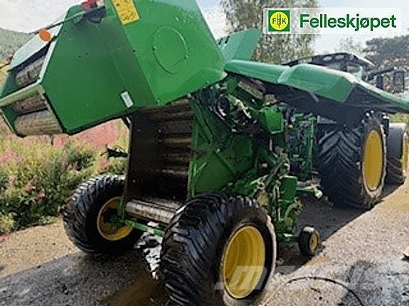 John Deere F440R Ronde-balenpersen