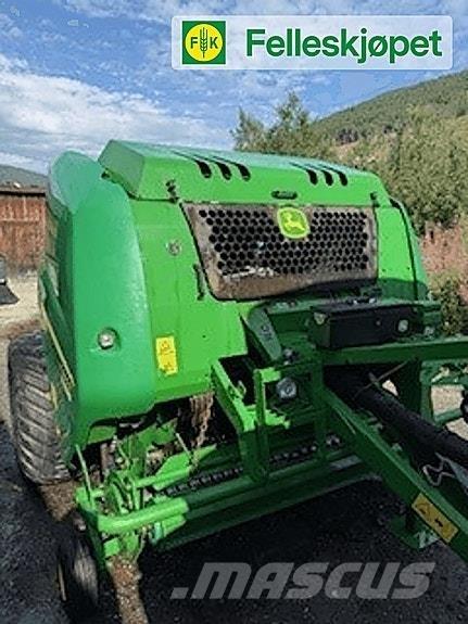John Deere F440R Ronde-balenpersen