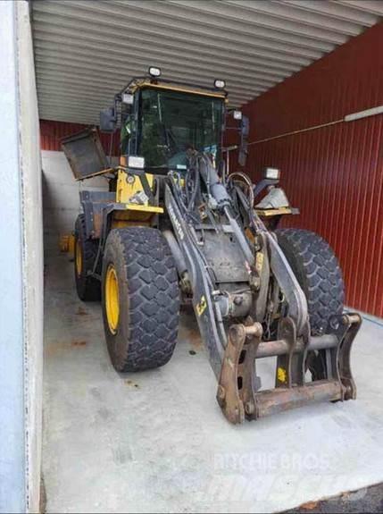 Komatsu WA200 PT Wielladers