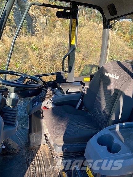 Komatsu WA80M-7 Wielladers