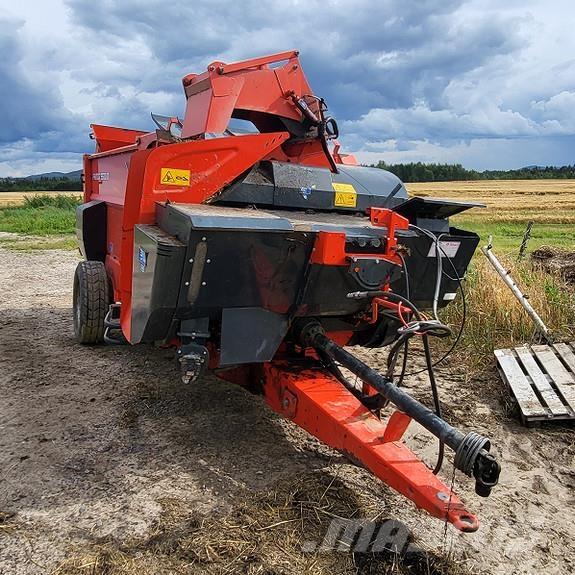 Kuhn Primor 5570M Ronde-balenpersen