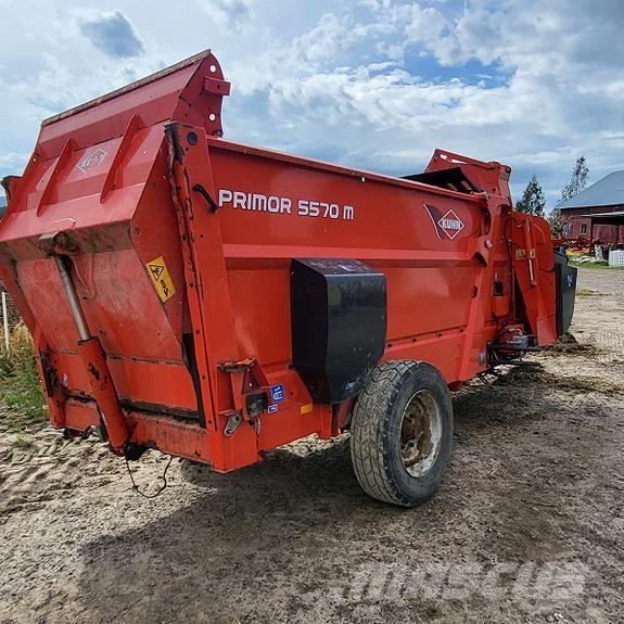 Kuhn Primor 5570M Ronde-balenpersen