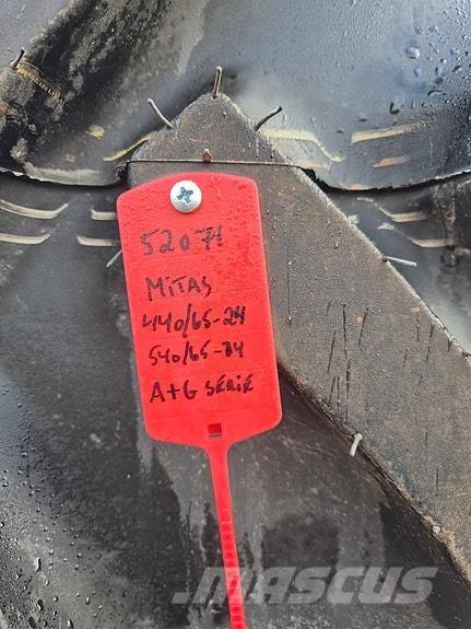 Mitas  Banden, wielen en velgen