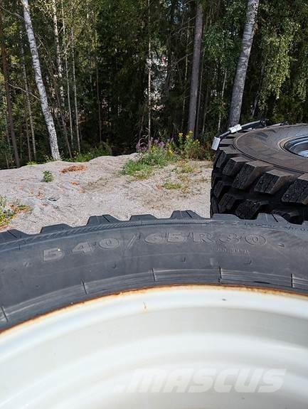 Nokian  Banden, wielen en velgen