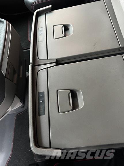 Scania S650B6X2NB Bakwagens met gesloten opbouw