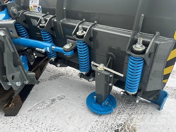 Snowek N360 Sneeuwschuivers en -ploegen