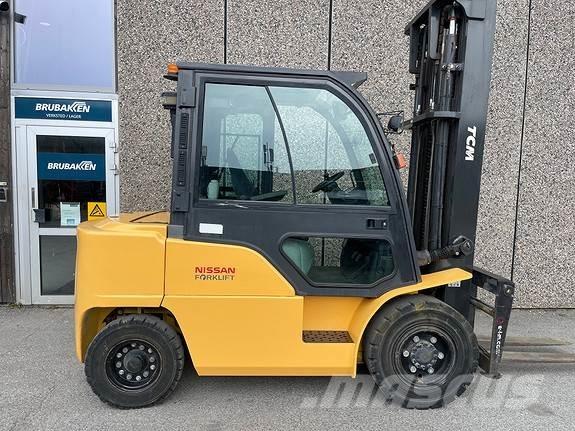TCM FD40 Diesel heftrucks