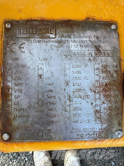 Tellefsdal V-90 Sneeuwschuivers en -ploegen