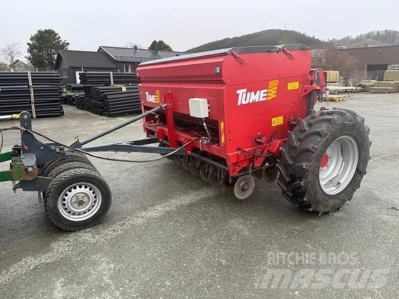 Tume HKL 2500 Mestverspreider