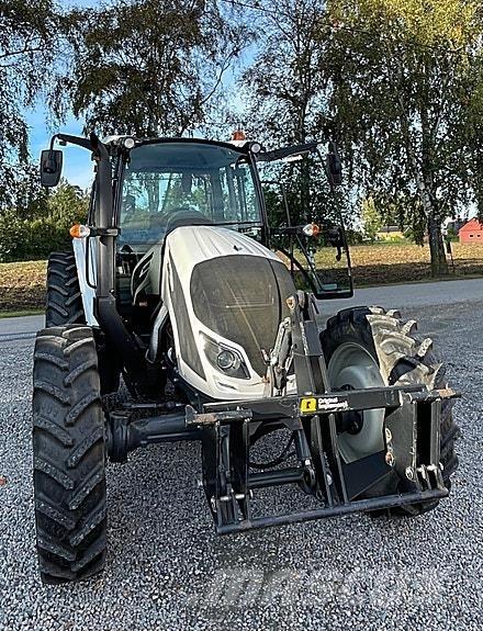 Valtra A114 Tractoren