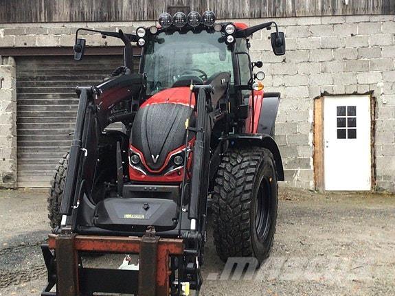 Valtra A115 Tractoren