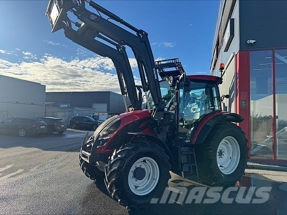 Valtra A115 H4 Tractoren