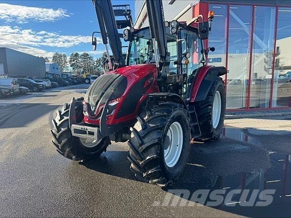 Valtra A115 H4 Tractoren