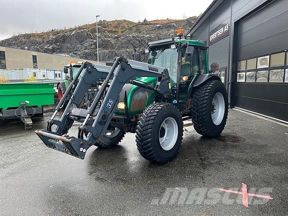 Valtra A83 Tractoren