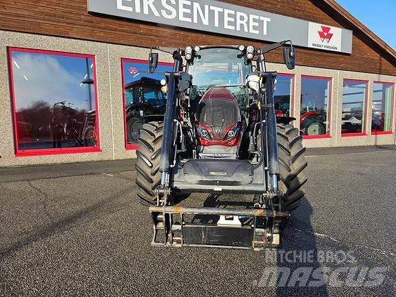 Valtra G135 Active Tractoren