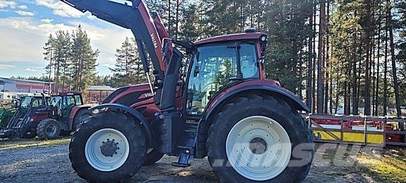Valtra T234 Tractoren
