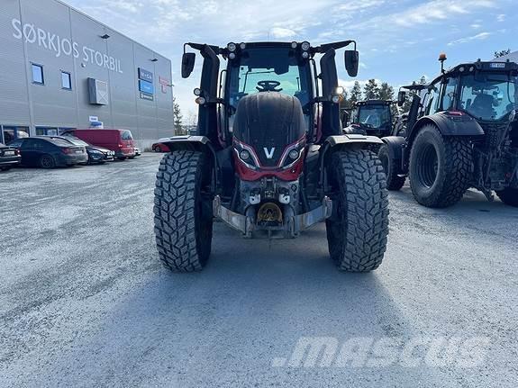 Valtra T235 Tractoren