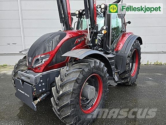 Valtra T235 Tractoren