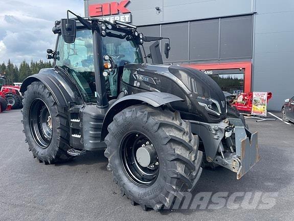 Valtra T235 Tractoren