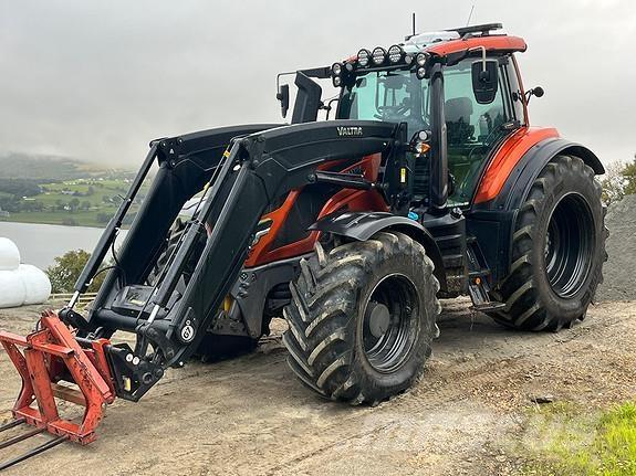 Valtra T235D Tractoren
