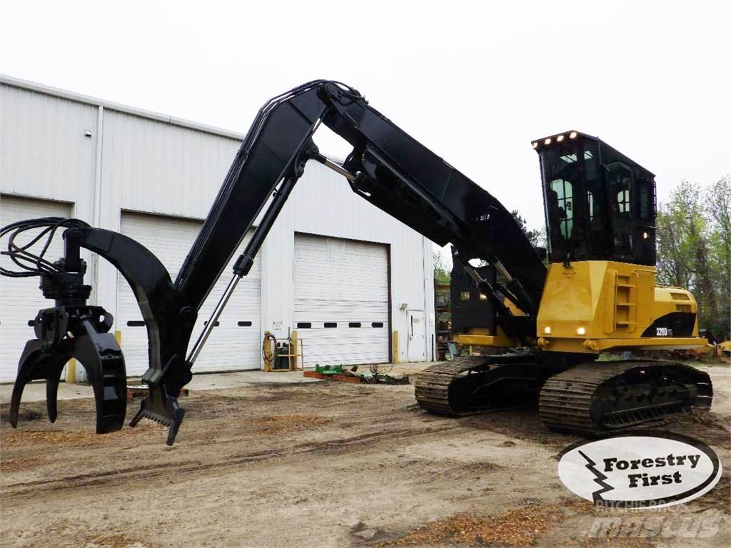 CAT 320D FM Boomstamladers