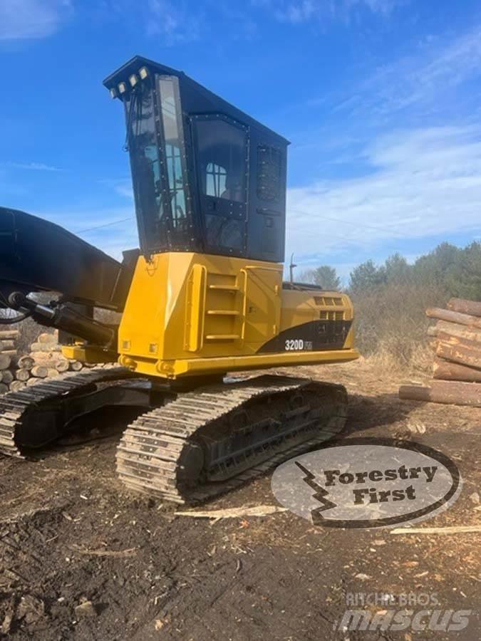 CAT 320D FM Boomstamladers