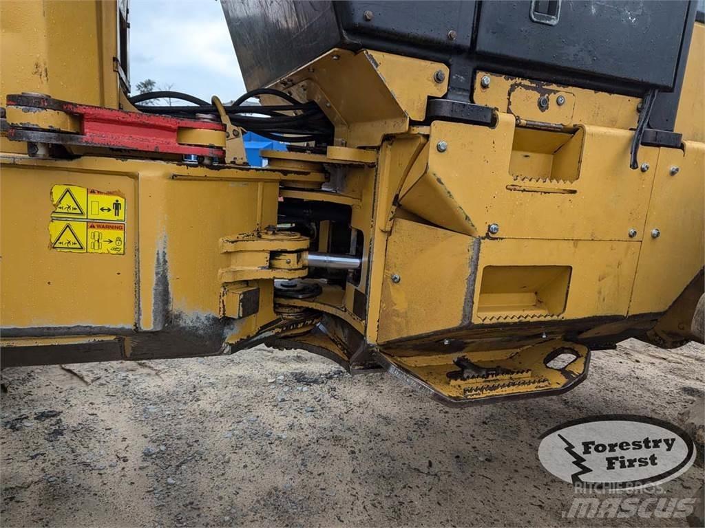 CAT 525C Skidders