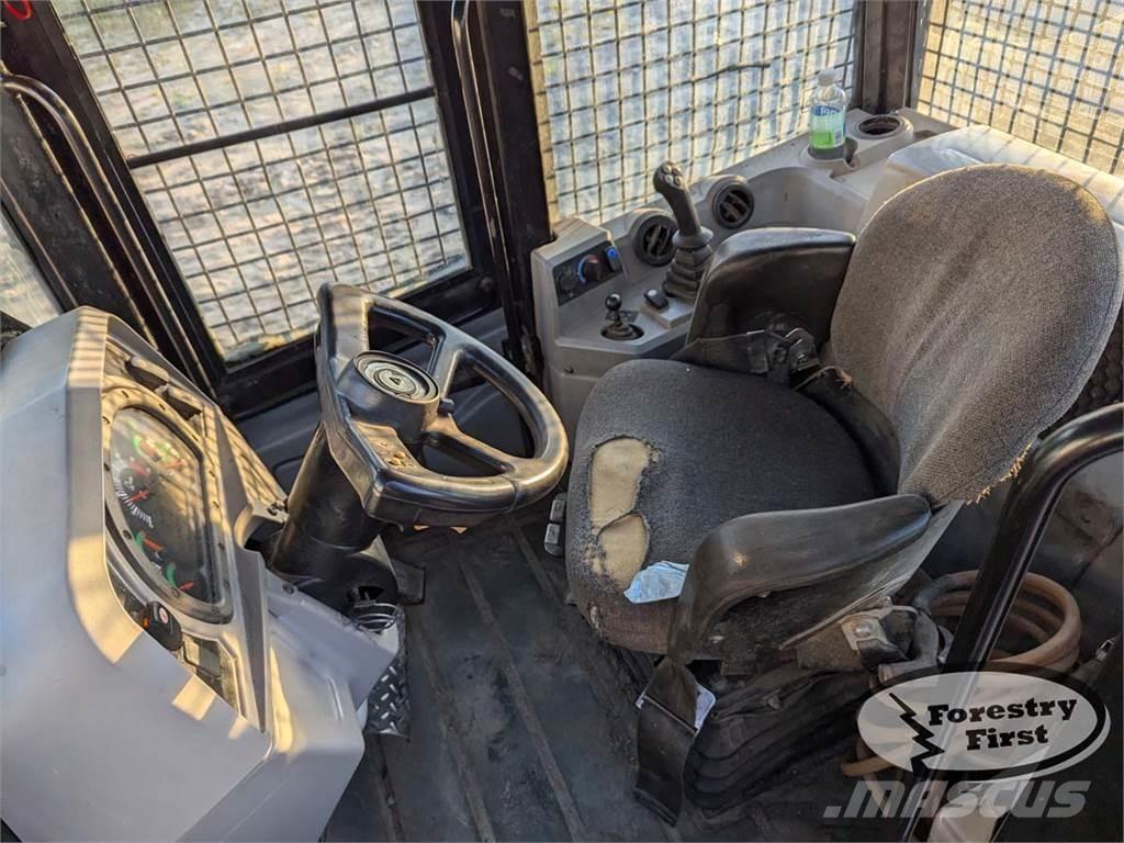 CAT 525C Skidders